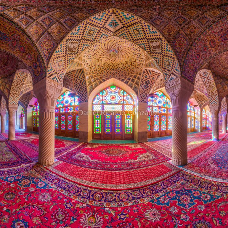 Rosa Moschee Panorama Schiras Architektur Orient Iran. Pink Mosque Panorama Shiraz Architecture Nasir al molk.